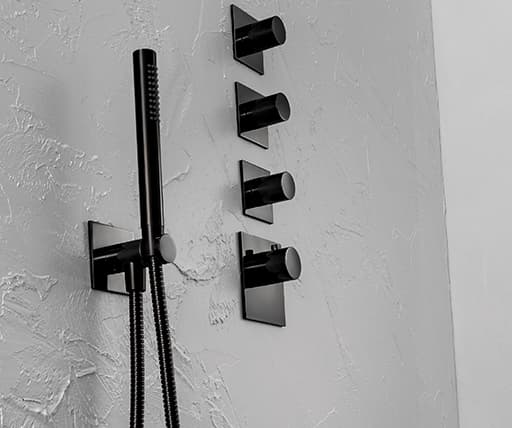 WATER OUTLETS AND FLEX HOSES